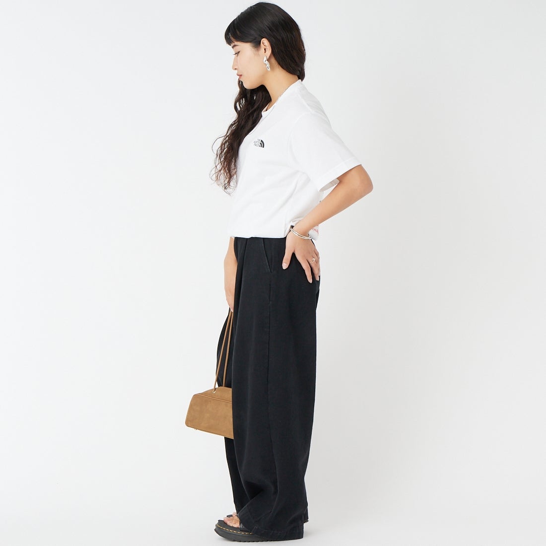 THE NORTH FACE [ザ ノースフェイス] ショートスリーブ ジャーニーヒストリーTシャツ [NT32643] W &&モデル身長：162cm 着用サイズ：S&&