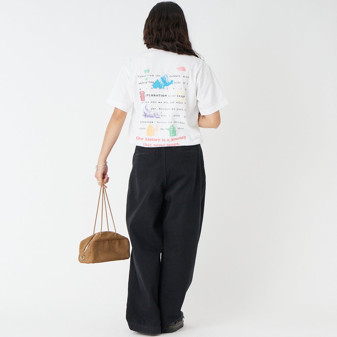 THE NORTH FACE [ザ ノースフェイス] ショートスリーブ ジャーニーヒストリーTシャツ [NT32643] W &&モデル身長：162cm 着用サイズ：S&&