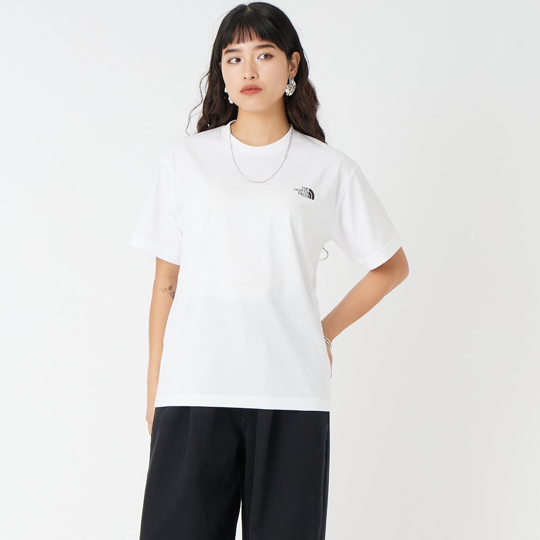 THE NORTH FACE [ザ ノースフェイス] ショートスリーブ ジャーニーヒストリーTシャツ [NT32643] W &&モデル身長：162cm 着用サイズ：S&&