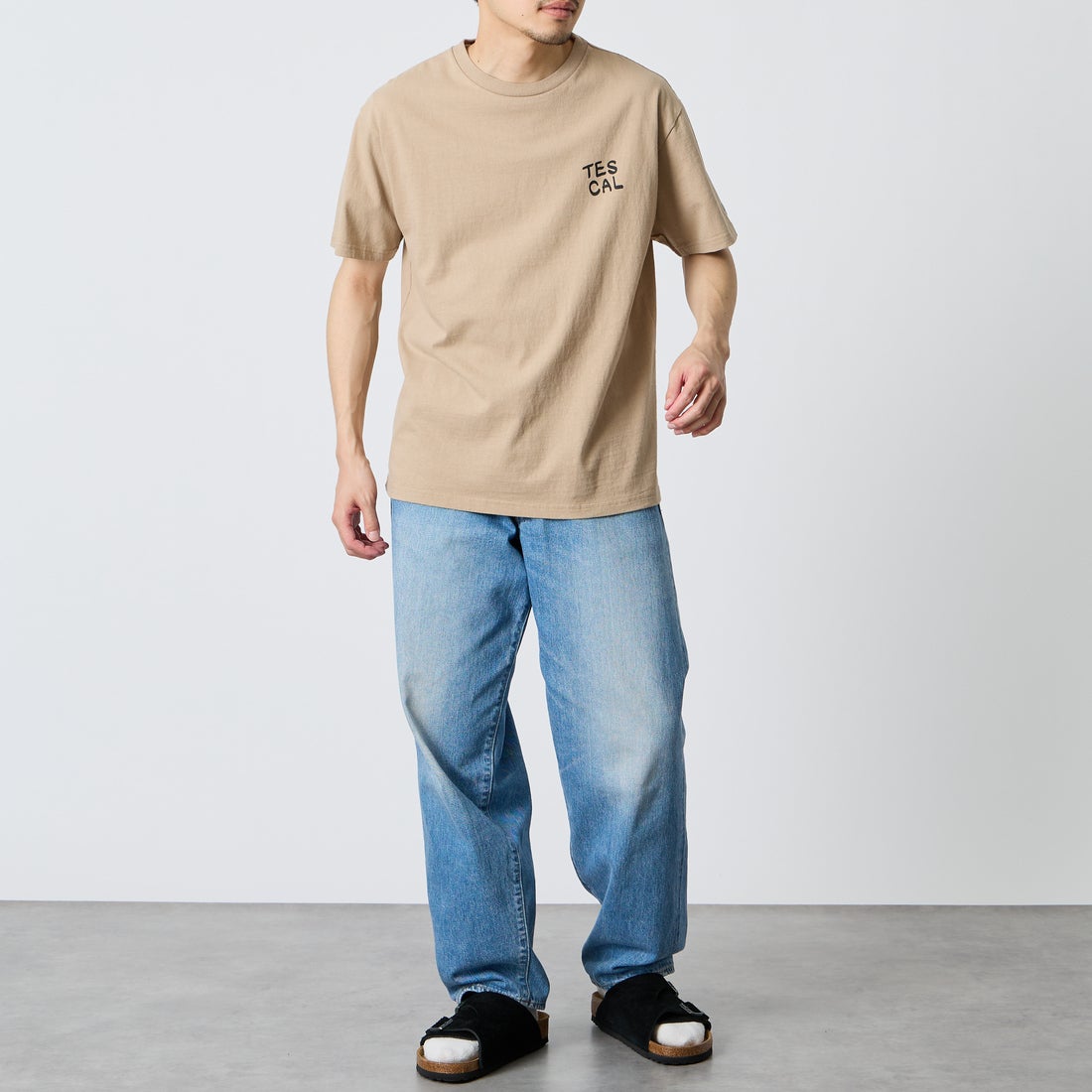 The Endless Summer [エンドレスサマー] 別注 手描き風 バックプリントTシャツ [FH-26574506-JF] BEIGE &&モデル身長：168cm 着用サイズ：L&&