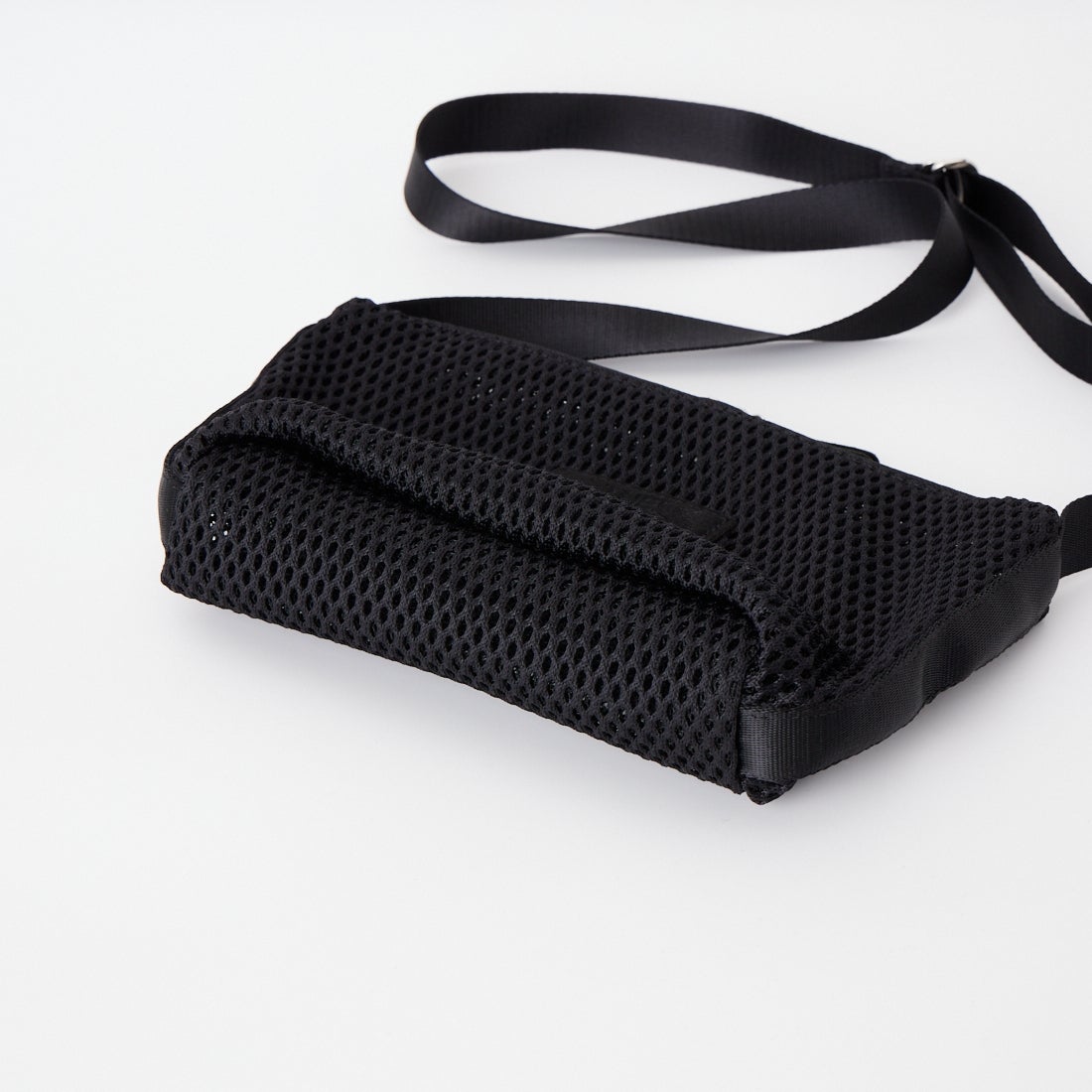 THE NORTH FACE PURPLE LABEL [ザ ノースフェイス パープルレーベル] メッシュフィールドスモールショルダーバッグ [N26SU047] K BLACK