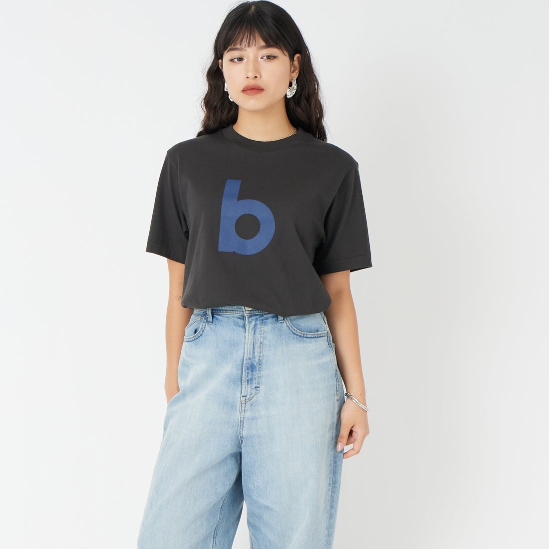 blurhms ROOTSTOCK [ブラームス ルーツストック] BD スタンダードプリントTシャツ [BROOTS25S33S26A] 03 BLK/BLU &&モデル身長：162cm 着用サイズ：0&&