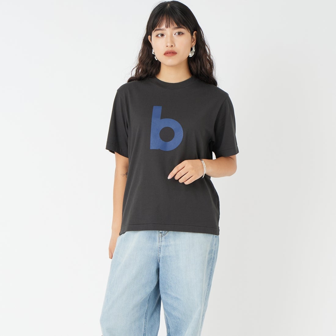 blurhms ROOTSTOCK [ブラームス ルーツストック] BD スタンダードプリントTシャツ [BROOTS25S33S26A] 03 BLK/BLU &&モデル身長：162cm 着用サイズ：0&&