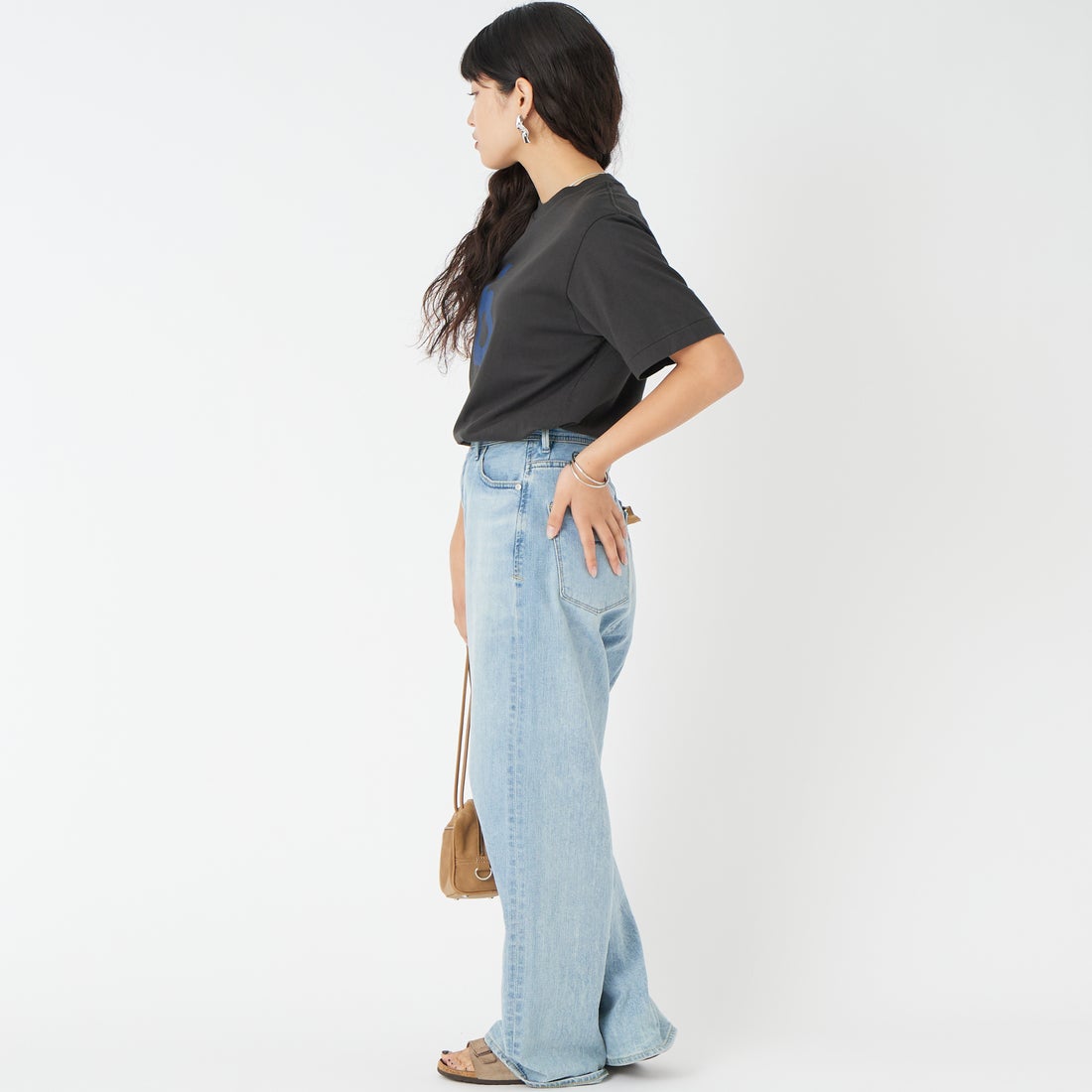 blurhms ROOTSTOCK [ブラームス ルーツストック] BD スタンダードプリントTシャツ [BROOTS25S33S26A] 03 BLK/BLU &&モデル身長：162cm 着用サイズ：0&&