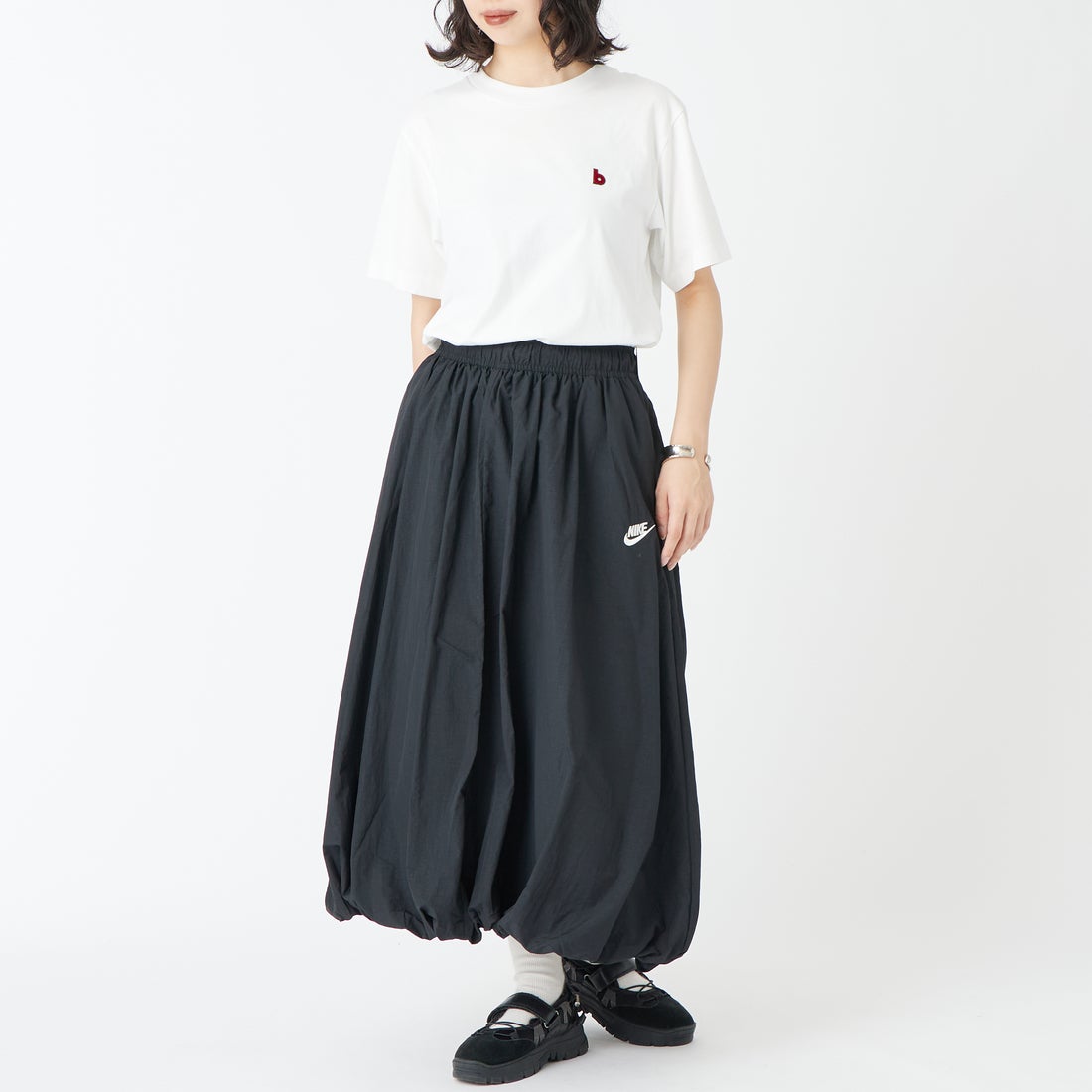 blurhms ROOTSTOCK [ブラームス ルーツストック] B スタンダードパッチTシャツ [BROOTS25S33S26C] 01 WHT/RED &&モデル身長：162cm 着用サイズ：0&&