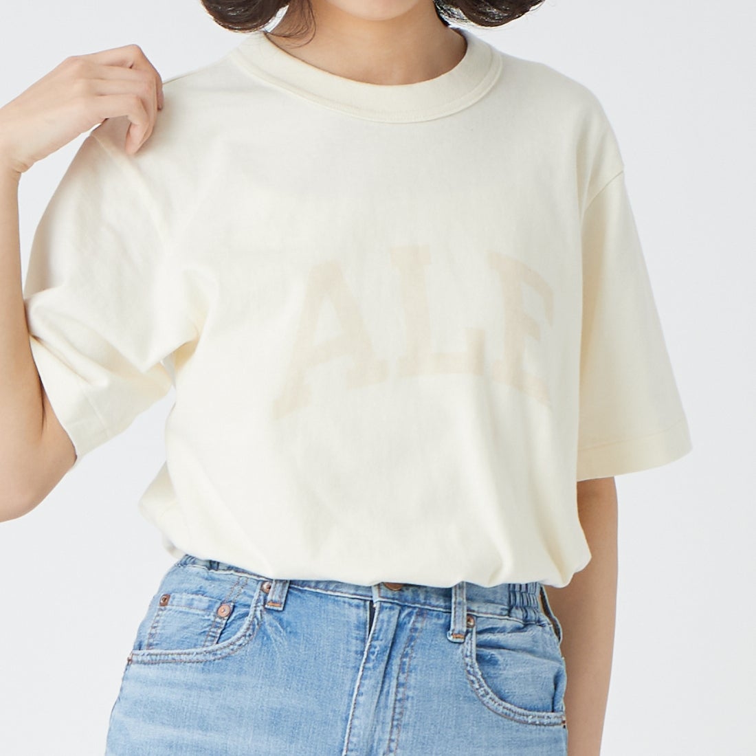 blurhms ROOTSTOCK [ブラームス ルーツストック] ALE-Y 88/12スタンダードプリントTシャツ [BROOTS25S35S26A] 01 IVORY &&モデル身長：162cm 着用サイズ：0&&OTSTOCK [ブラームス ルーツストック] ALE-Y 88/12スタンダードプリントTシャツ [BROOTS25S35S26A]