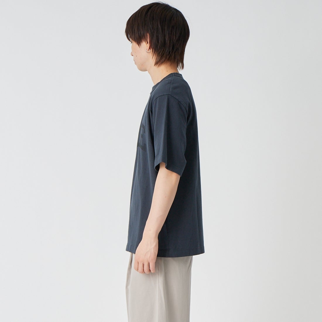 blurhms ROOTSTOCK [ブラームス ルーツストック] ALE-Y 88/12スタンダードプリントTシャツ [BROOTS25S35S26A] 03 NIGHT B &&モデル身長：177cm 着用サイズ：2&&