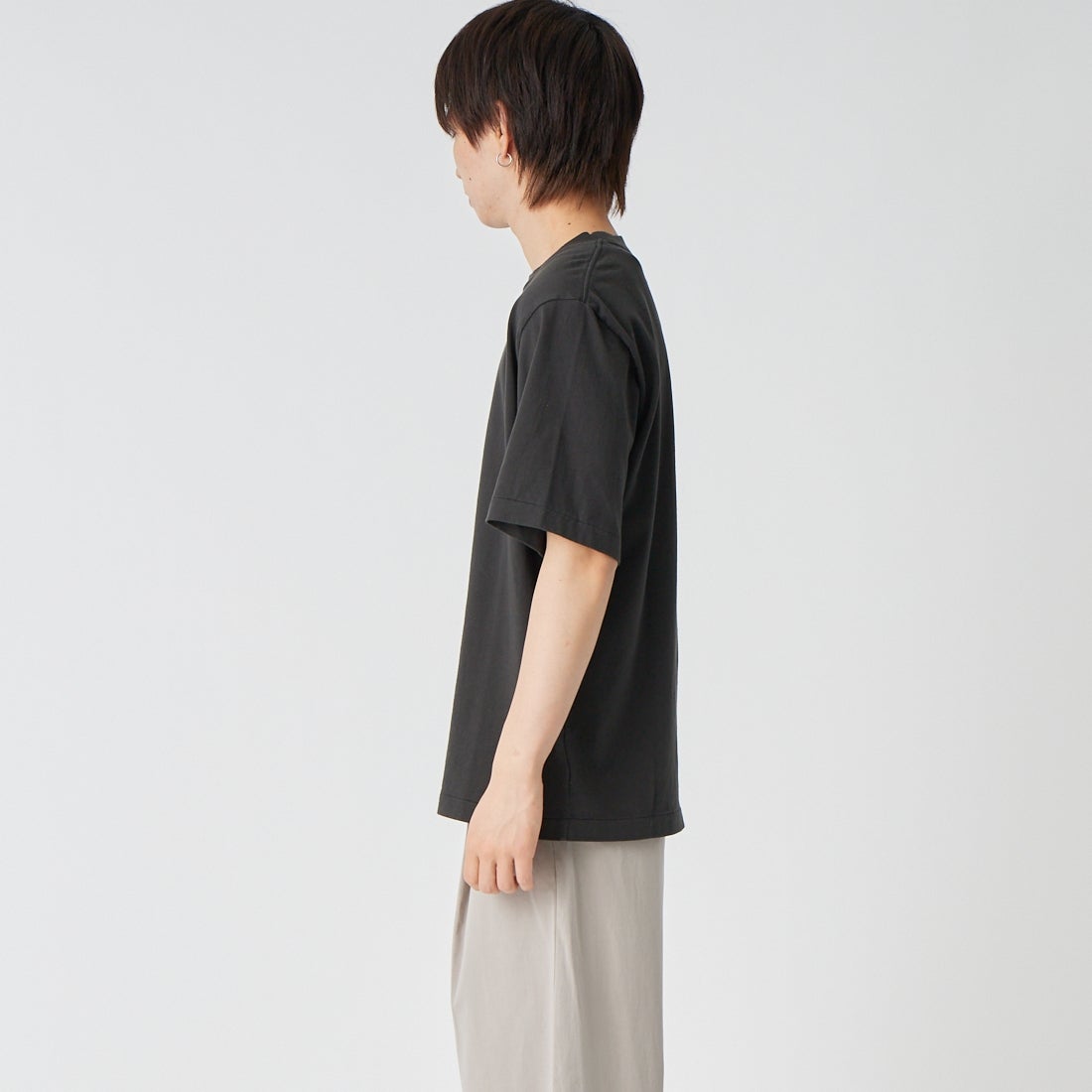 blurhms ROOTSTOCK [ブラームス ルーツストック] BD スタンダードプリントTシャツ [BROOTS25S33S26A] 03 BLK/BLU &&モデル身長：177cm 着用サイズ：2&&