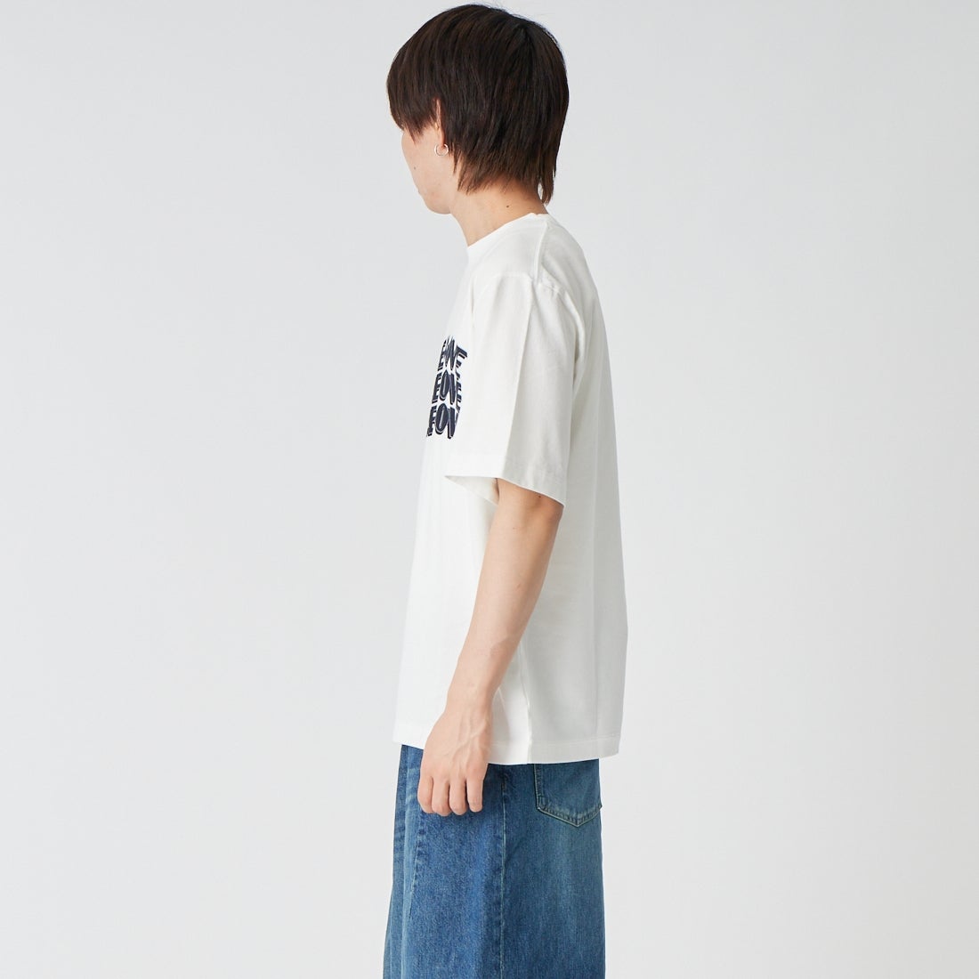 blurhms ROOTSTOCK [ブラームス ルーツストック] RAREGROOVE スタンダードプリントTシャツ [BROOTS25S33S26B] 02 WHT/BLK &&モデル身長：177cm 着用サイズ：3&&