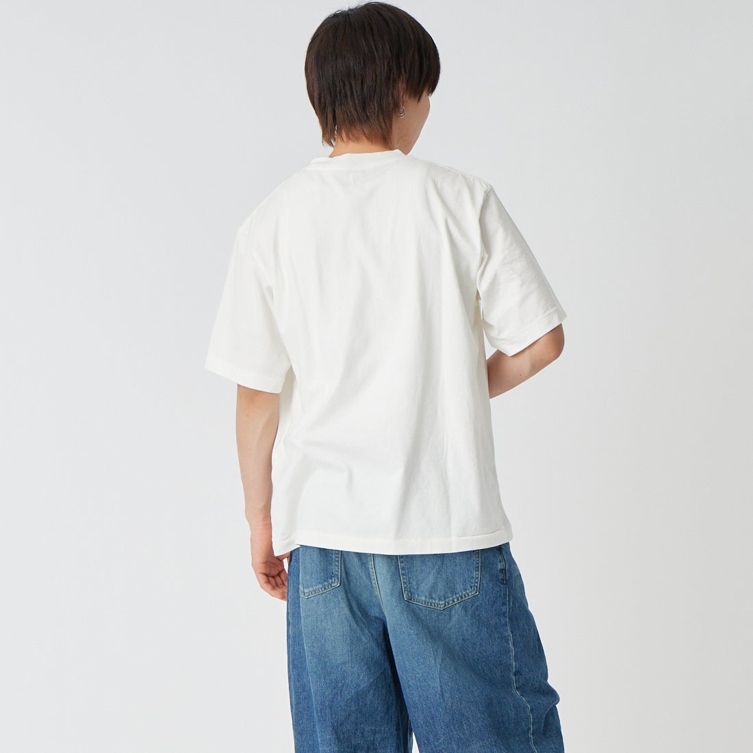 blurhms ROOTSTOCK [ブラームス ルーツストック] B スタンダードパッチTシャツ [BROOTS25S33S26C] 01 WHT/RED &&モデル身長：177cm 着用サイズ：3&&