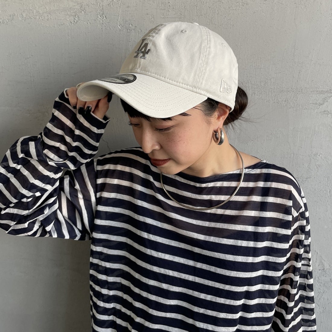 OFF WHITE