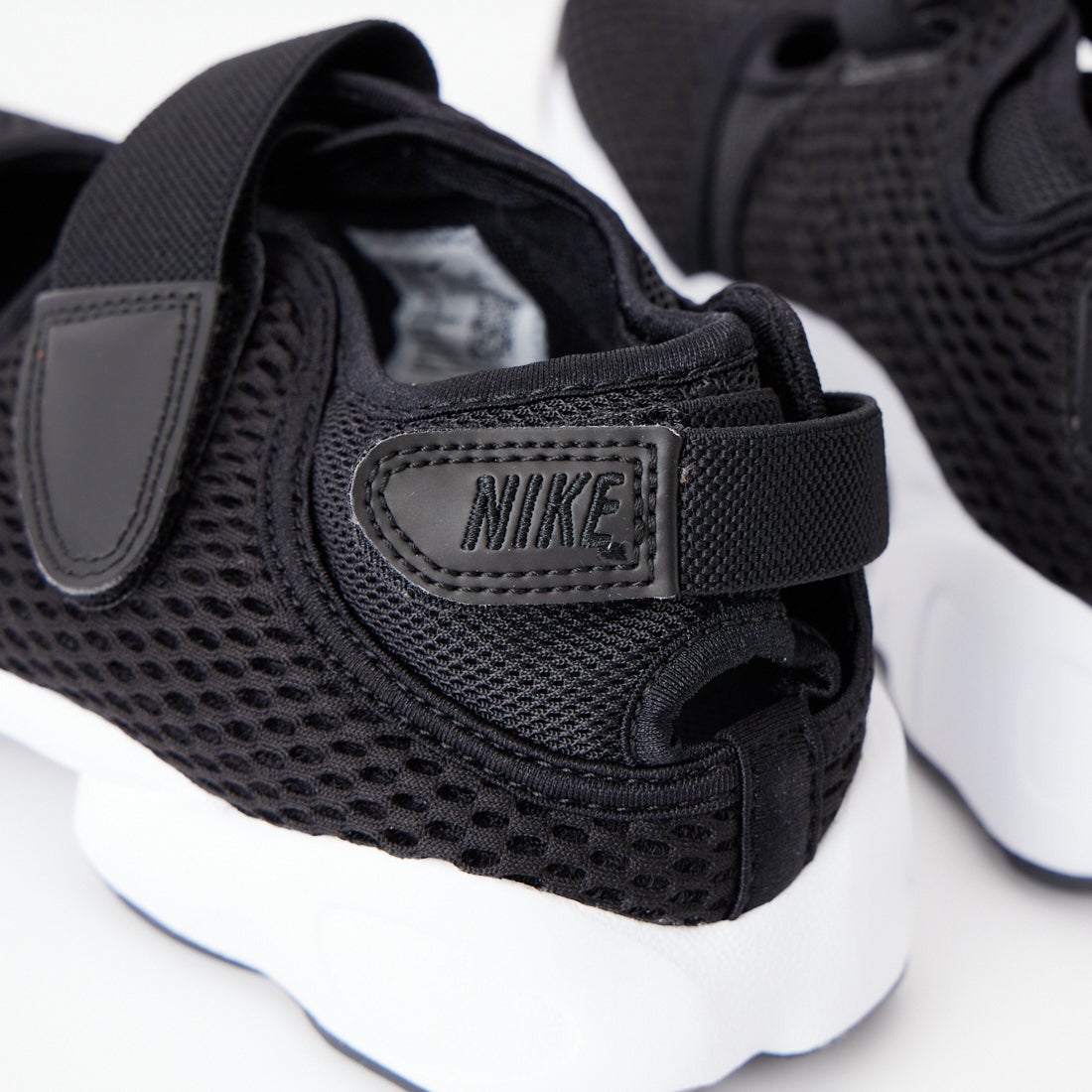 NIKE [ナイキ] エアリフト ブリーズ [848386] 001 ﾌﾞﾗｯｸ