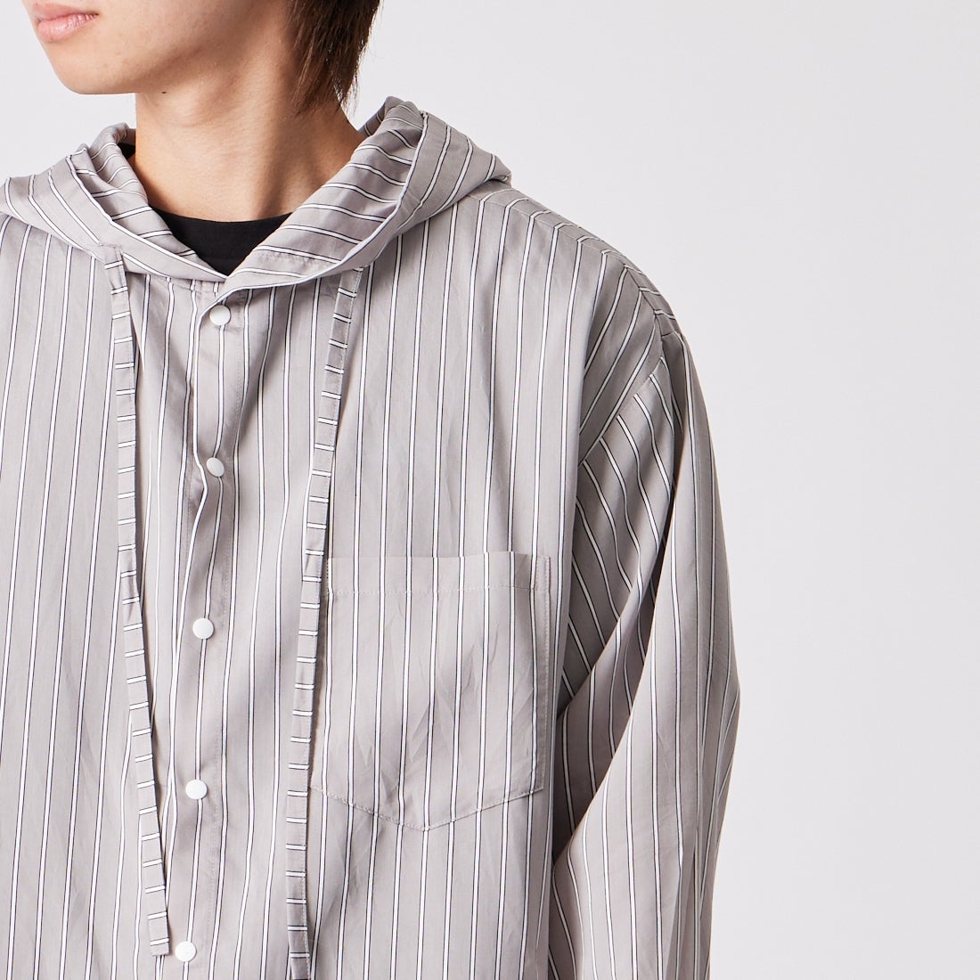 frostline [フロストライン] 別注 フードシャツ [FL1-SH-IN6-JF] GRAY ST &&モデル身長：177cm 着用サイズ：M&&