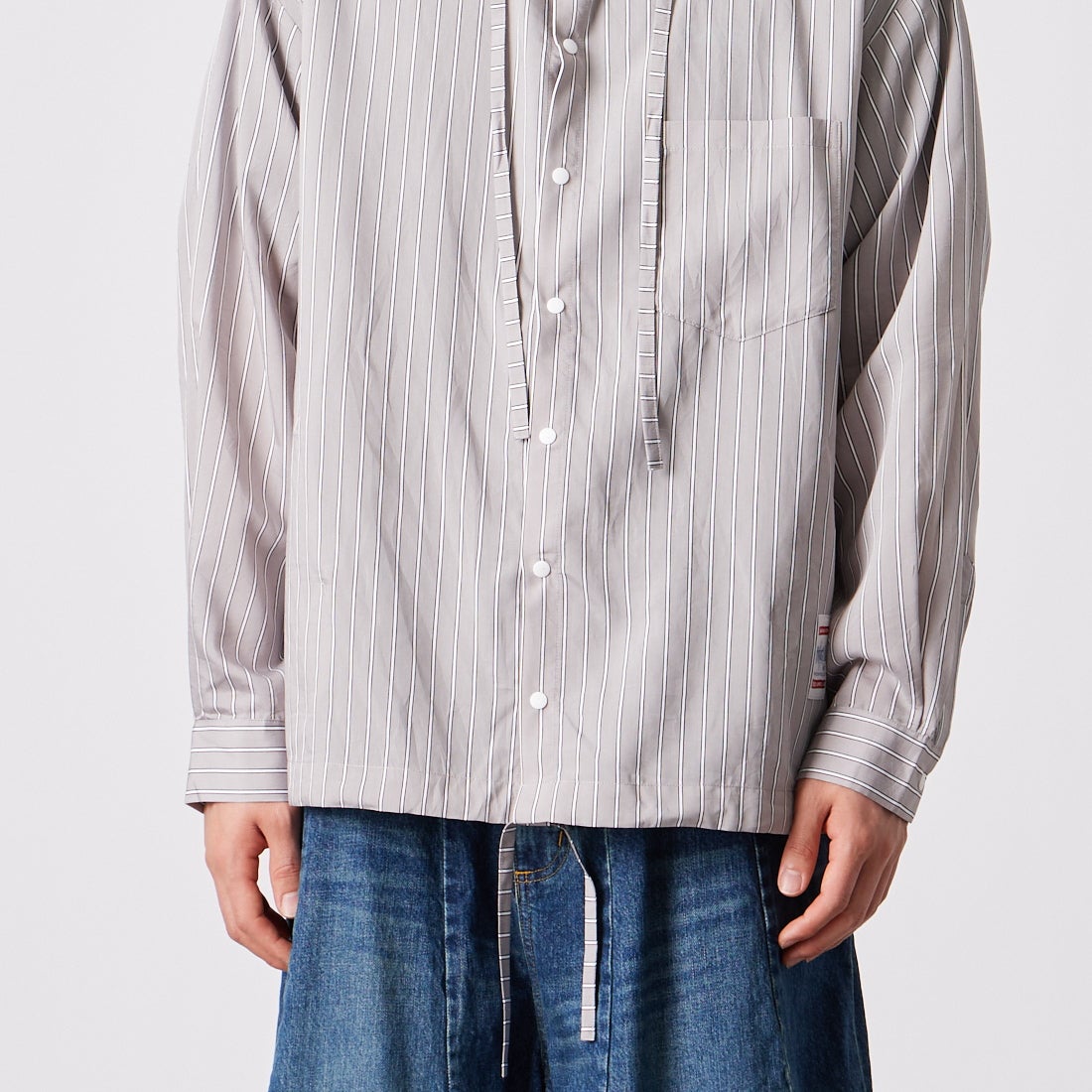 frostline [フロストライン] 別注 フードシャツ [FL1-SH-IN6-JF] GRAY ST &&モデル身長：177cm 着用サイズ：M&&