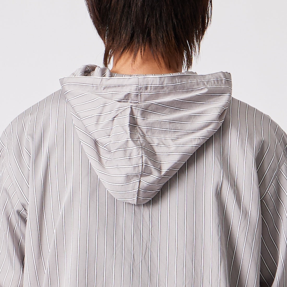 frostline [フロストライン] 別注 フードシャツ [FL1-SH-IN6-JF] GRAY ST &&モデル身長：177cm 着用サイズ：M&&
