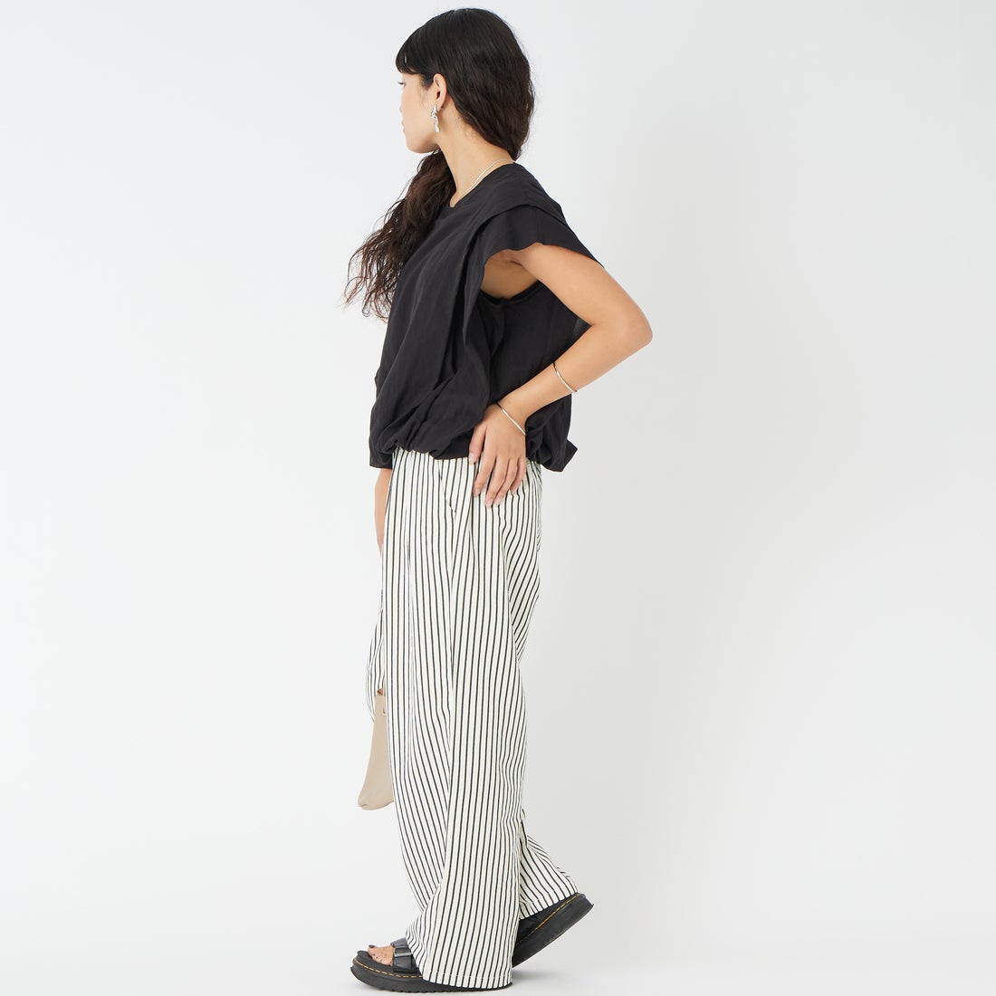 CLOCHE [クロシェ] インナー付きシアーブラウス [61285714] ﾌﾞﾗｯｸ &&モデル身長：162cm 着用サイズ：2&&