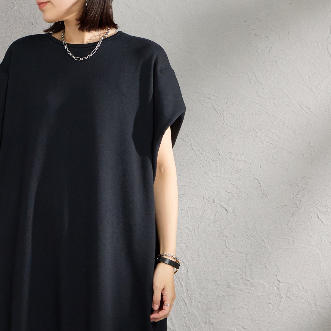 mizuiro ind [ミズイロインド] ドライフレンチテリー ノースリーブロングワンピース [1-250085] 99 BLACK &&モデル身長：160cm 着用サイズ：F&&