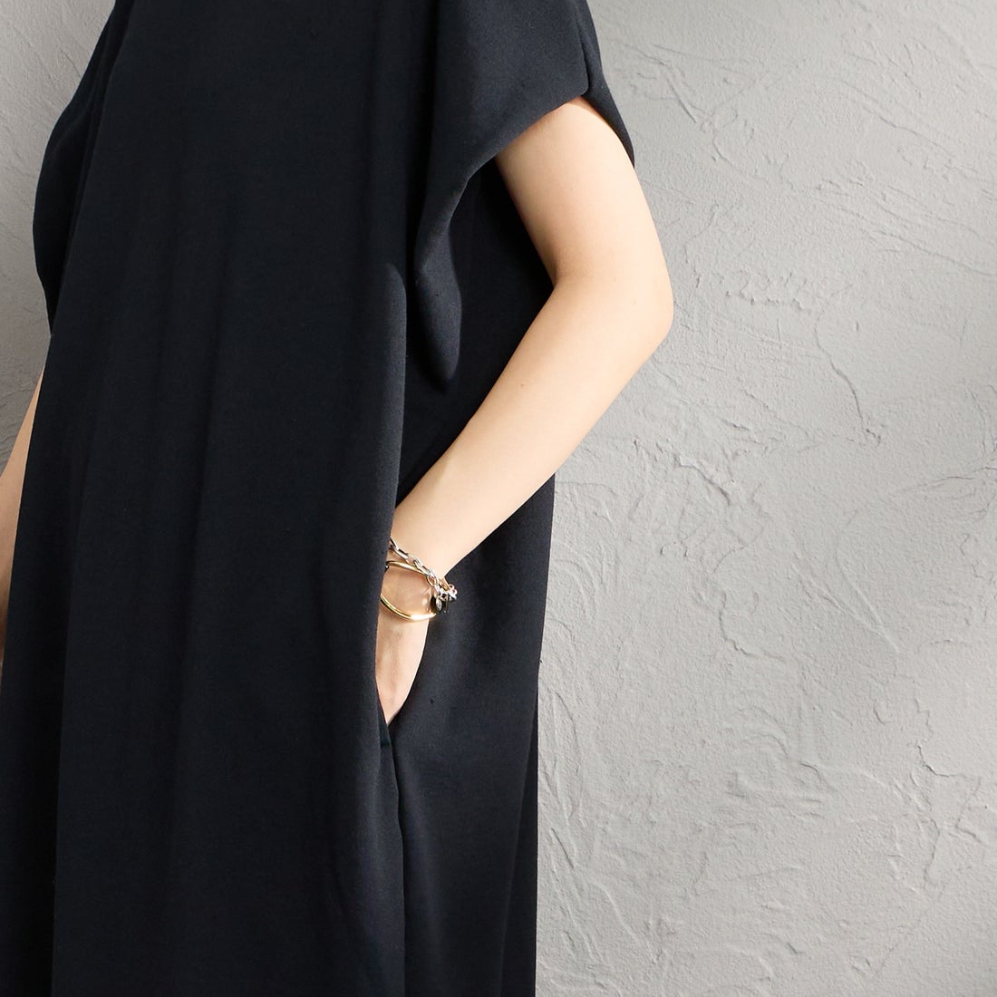 mizuiro ind [ミズイロインド] ドライフレンチテリー ノースリーブロングワンピース [1-250085] 99 BLACK &&モデル身長：160cm 着用サイズ：F&&
