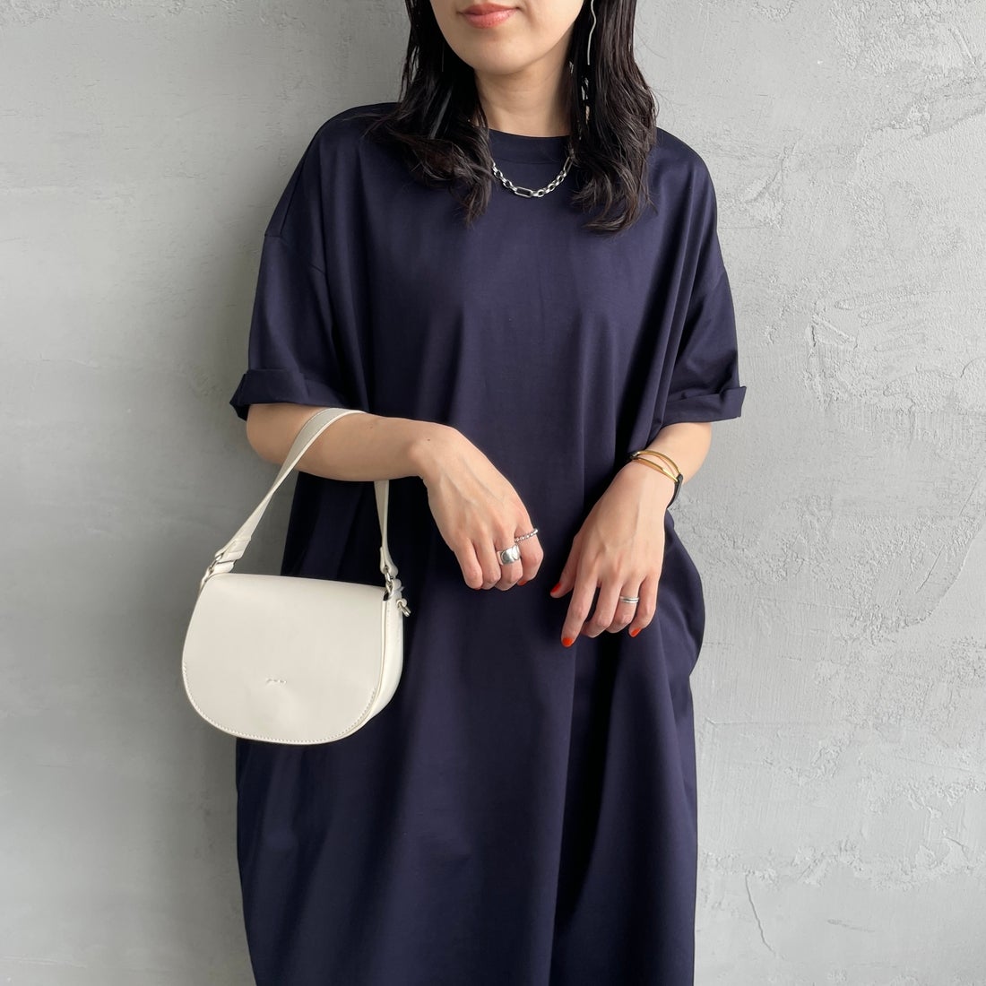 mizuiro ind [ミズイロインド] ロールアップスリーブワイドワンピース [2-250108] 77 NAVY &&モデル身長：160cm 着用サイズ：F&&
