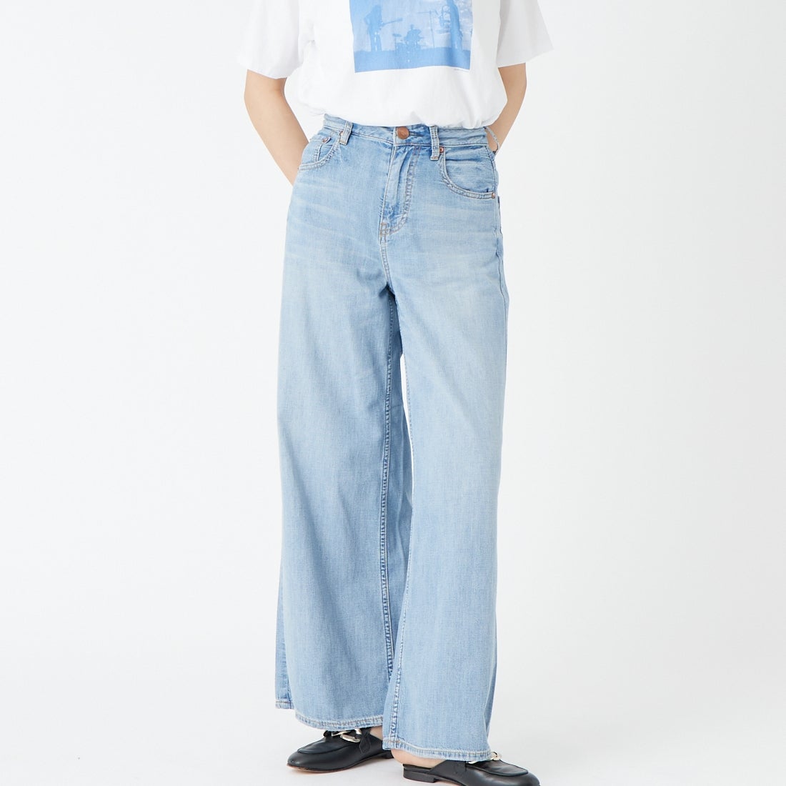 RED CARD TRED CARD TOKYO [レッドカード トーキョー] ワイドストレートデニム Relaxy Phoenix [78W144R01LTU] A-LT USED &&モデル身長：162cm 着用サイズ：22&&OKYO [レッドカード トーキョー] ワイドストレートデニム Relaxy Phoenix [78W144R01LTU] A-LT USED