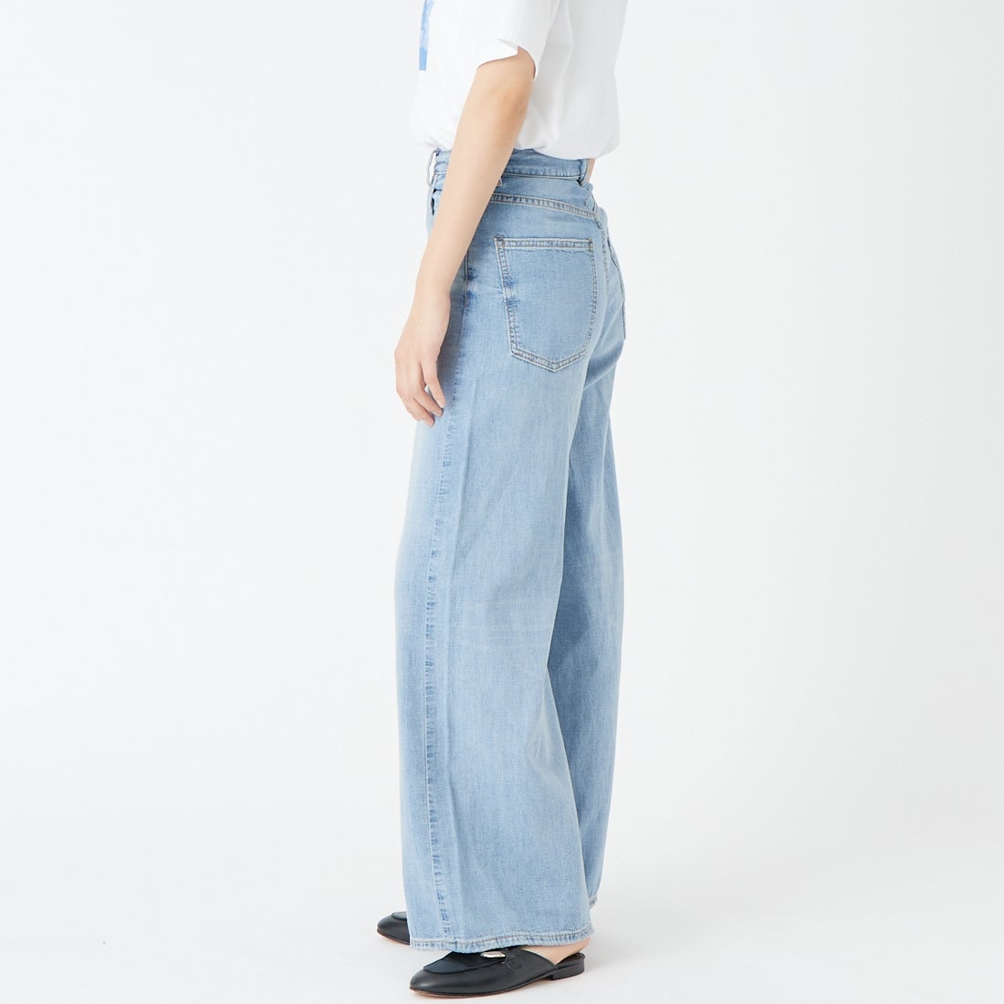 RED CARD TOKYO [レッドカード トーキョー] ワイドストレートデニム Relaxy Phoenix [78W144R01LTU] A-LT USED &&モデル身長：162cm 着用サイズ：22&&