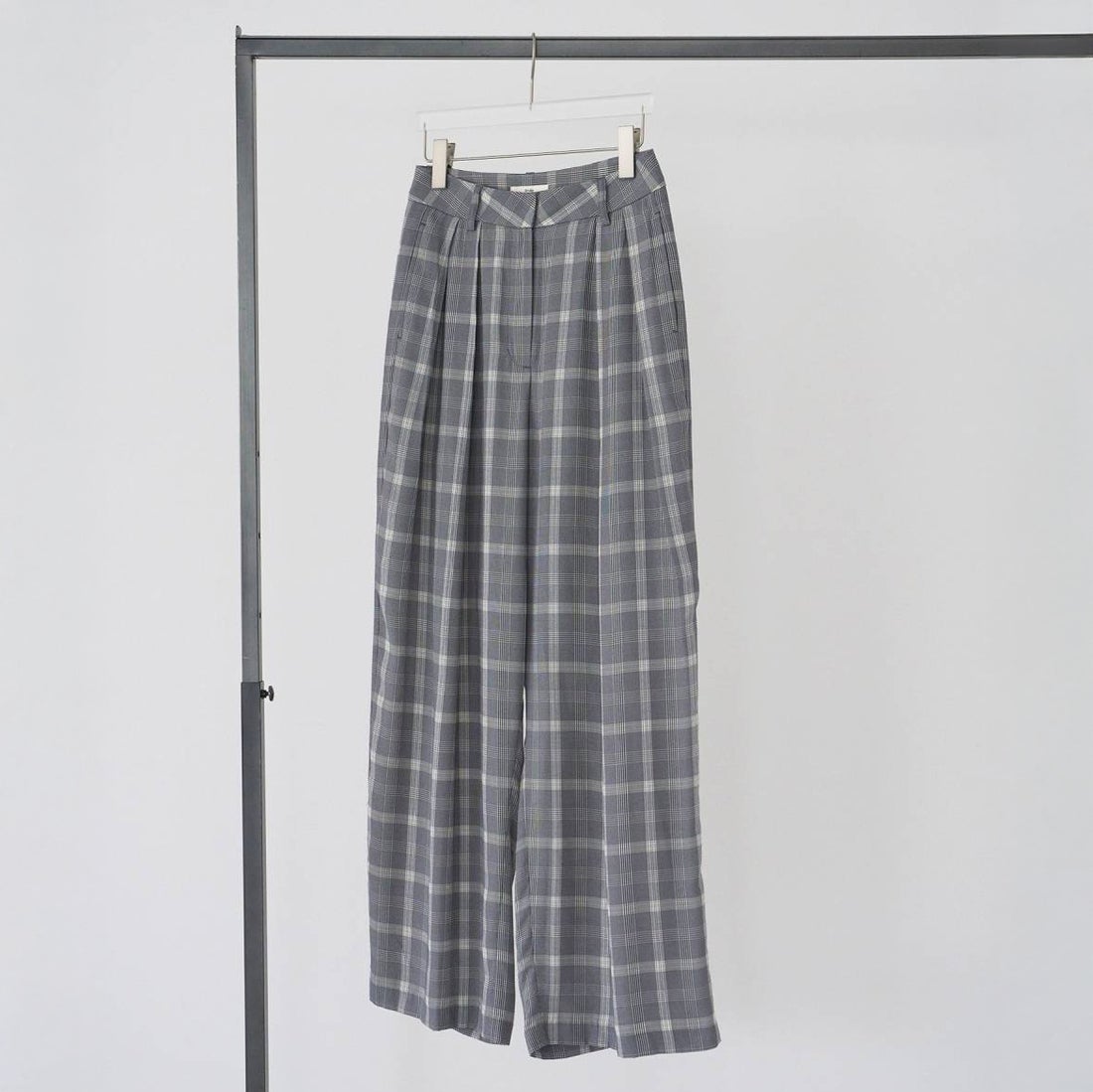 anuke [アンヌーク] チェックダブルタックパンツ [62610702] BLU