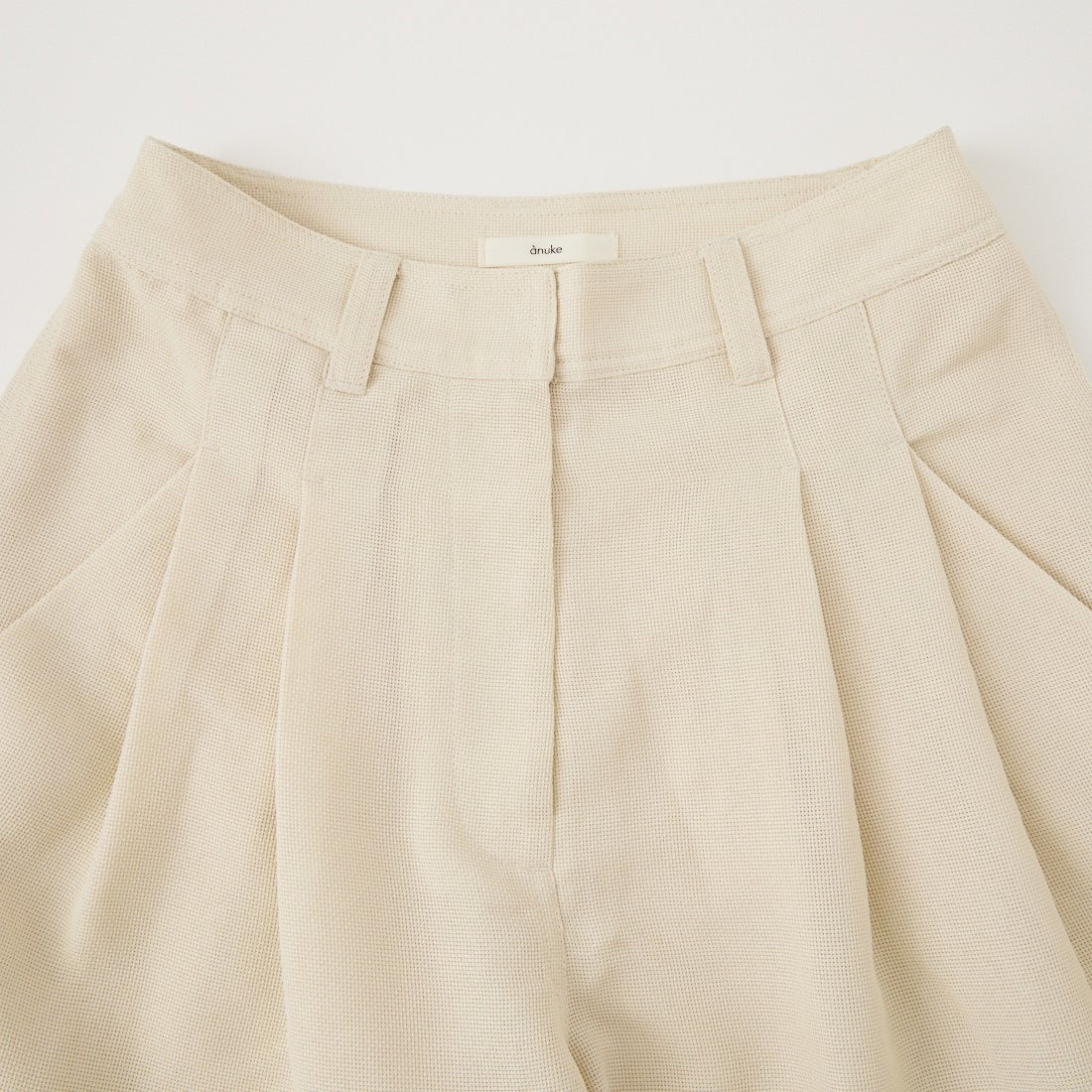 anuke [アンヌーク] タックハーフパンツ [62610716] IVR