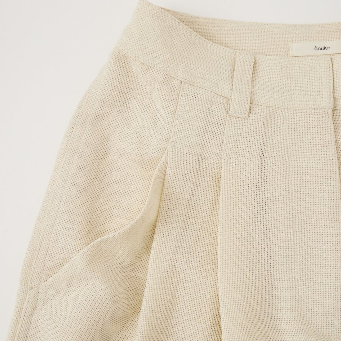 anuke [アンヌーク] タックハーフパンツ [62610716] IVR