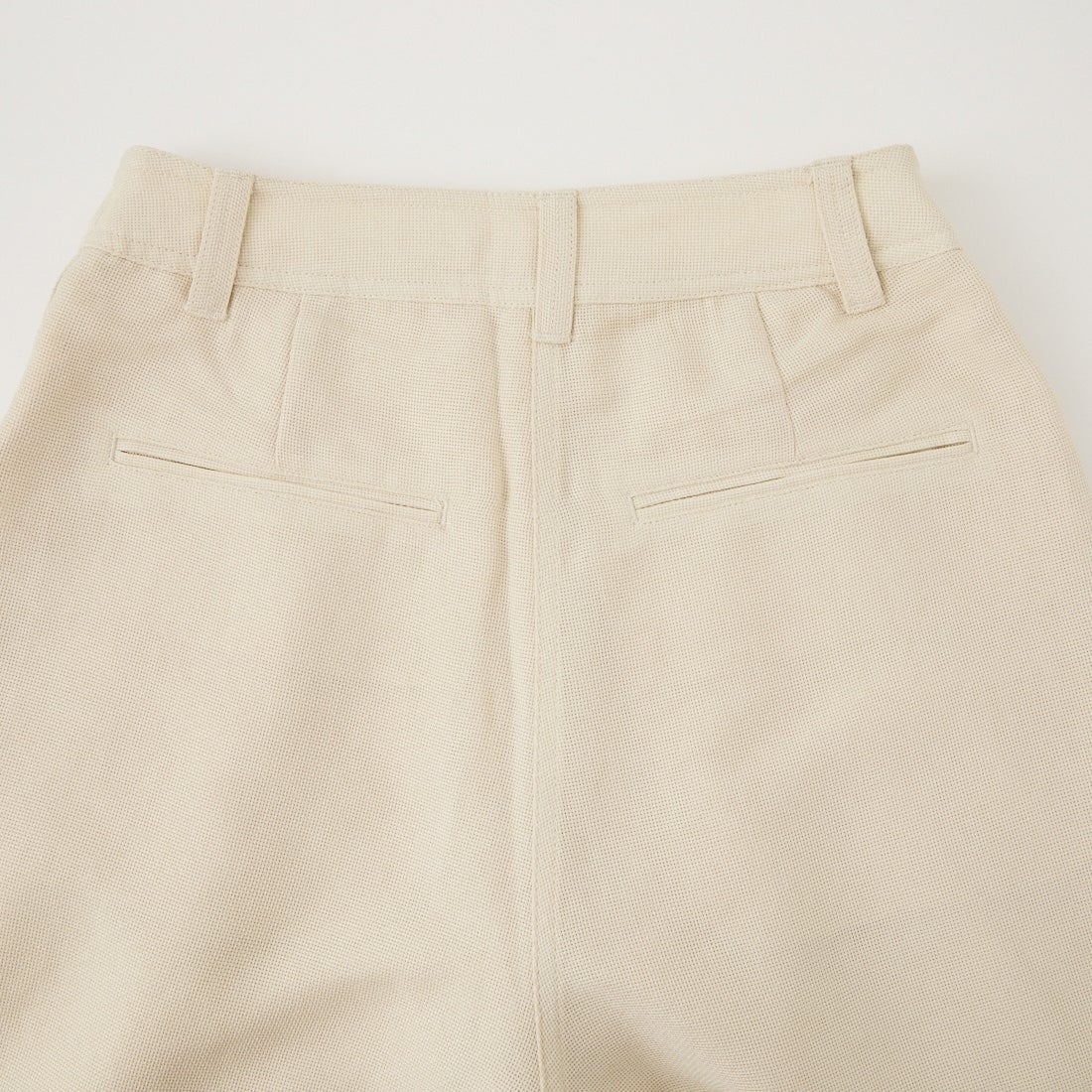 anuke [アンヌーク] タックハーフパンツ [62610716] IVR