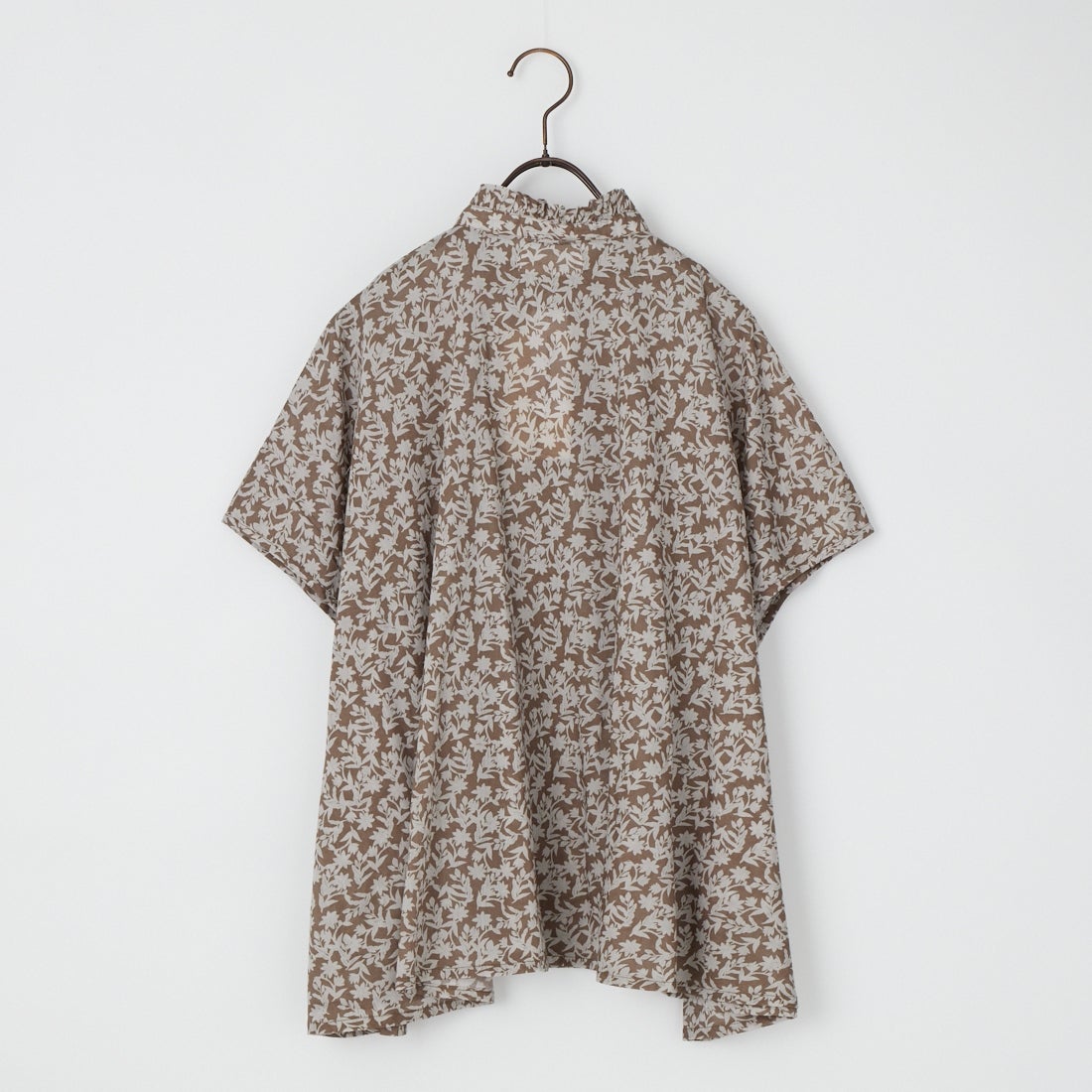 soil [ソイル] コットンボイル 2トーンフラワープリント フリルカラーフレンチスリーブシャツ [NSL26071] 9340 GREY