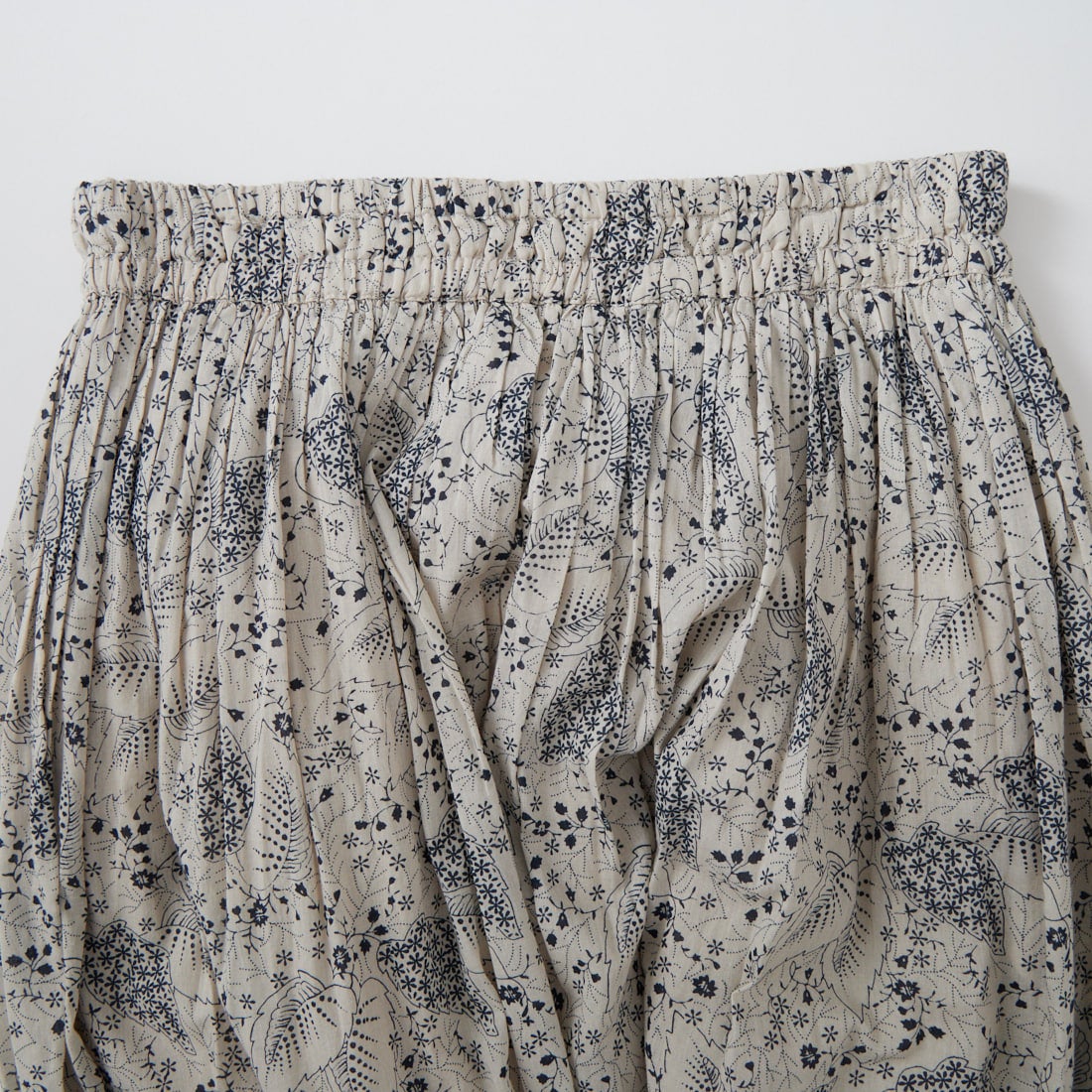 soil [ソイル] コットンボイル リーフ&フラワープリント ギャザースカート [NSL26065] 9339 GRY