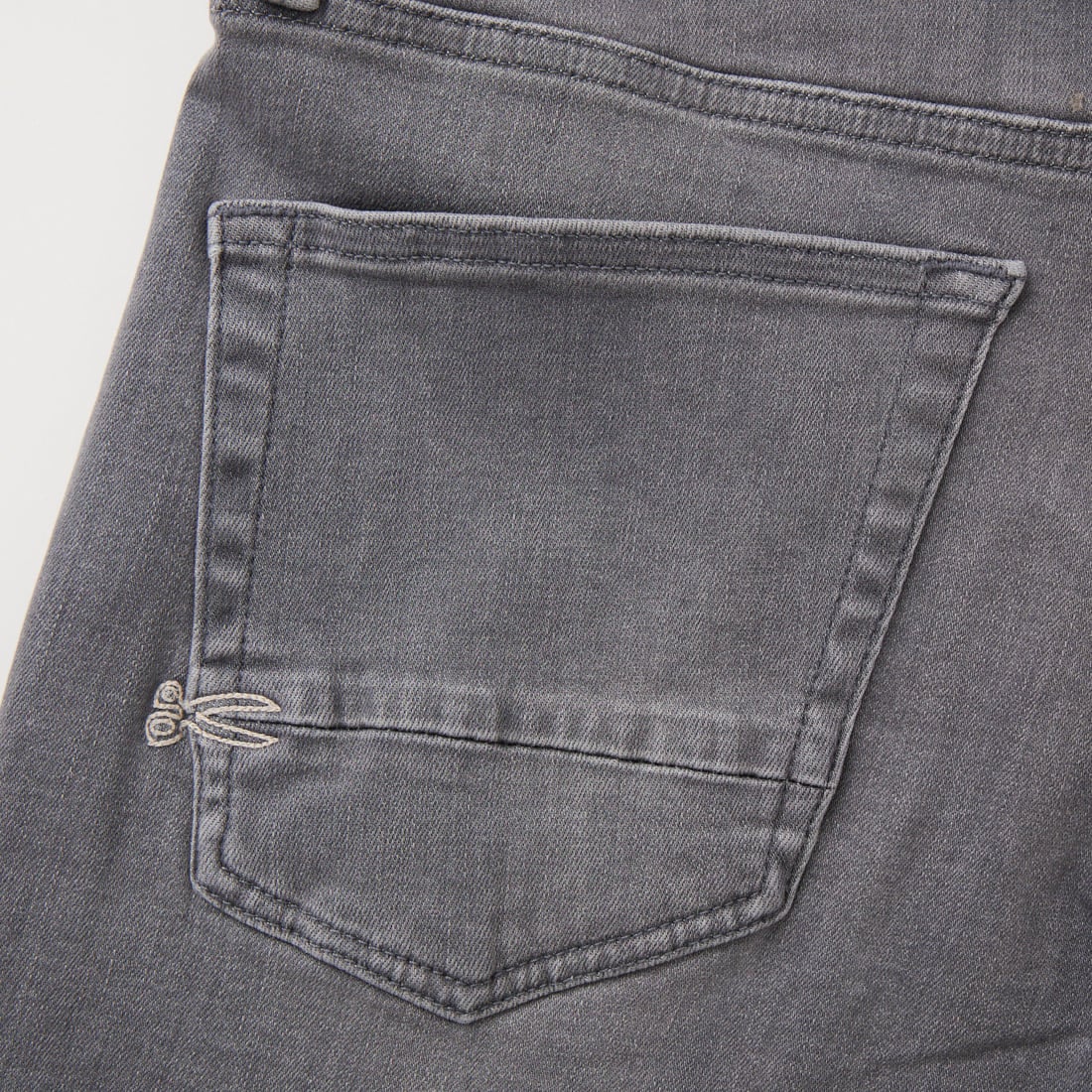 DENHAM [デンハム] スリムフィットジーンズ RAZOR [RAZOR-FMGRY-CS] GREY