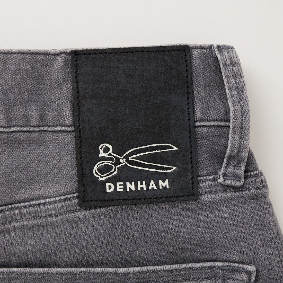 DENHAM [デンハム] スリムフィットジーンズ RAZOR [RAZOR-FMGRY-CS] GREY