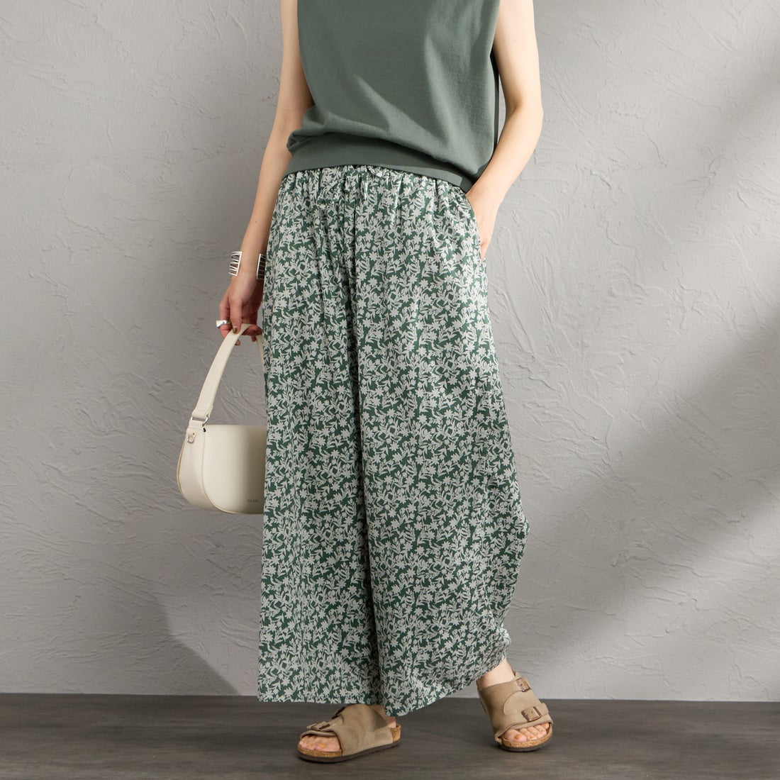 4600 GREEN&&モデル身長：158cm 着用サイズ：2&&