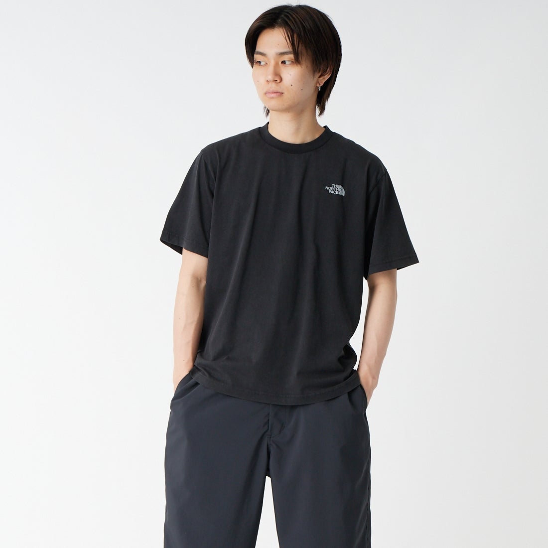THE NORTH FACE [ザ ノースフェイス] GAR タイポグラフィックカラードショートスリーブTシャツ [NT32668] K &&モデル身長：177cm 着用サイズ：M&&