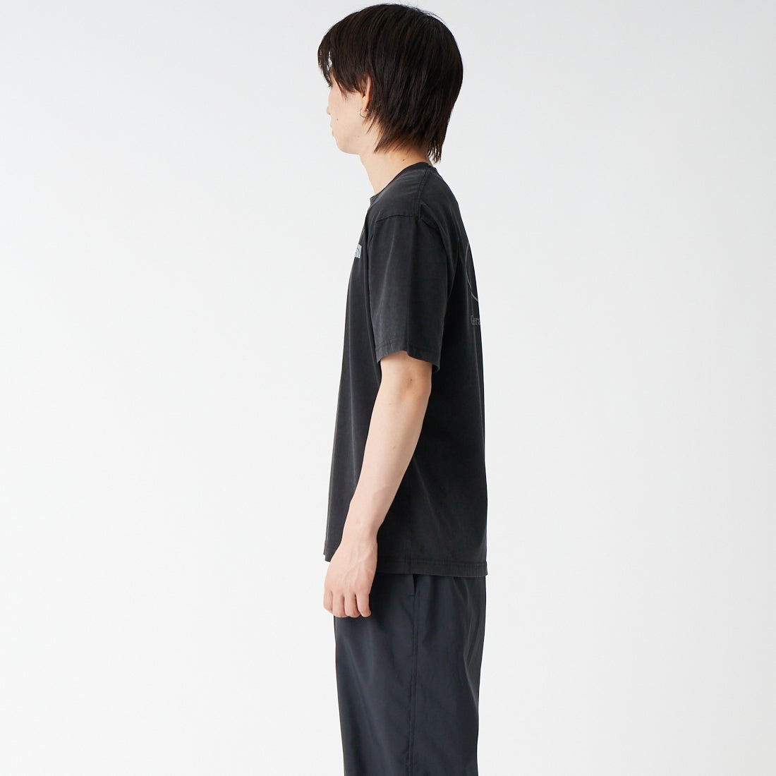 THE NORTH FACE [ザ ノースフェイス] GAR タイポグラフィックカラードショートスリーブTシャツ [NT32668] K &&モデル身長：177cm 着用サイズ：M&&