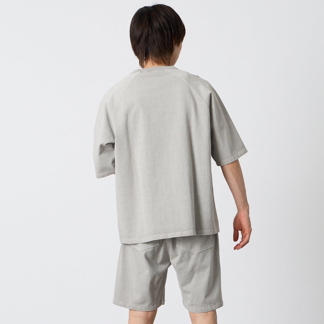 ONEITA [オニータ] ピグメント刺繍Tシャツ [2622-465IN] PIGMENT GR &&モデル身長：177cm 着用サイズ：M&&