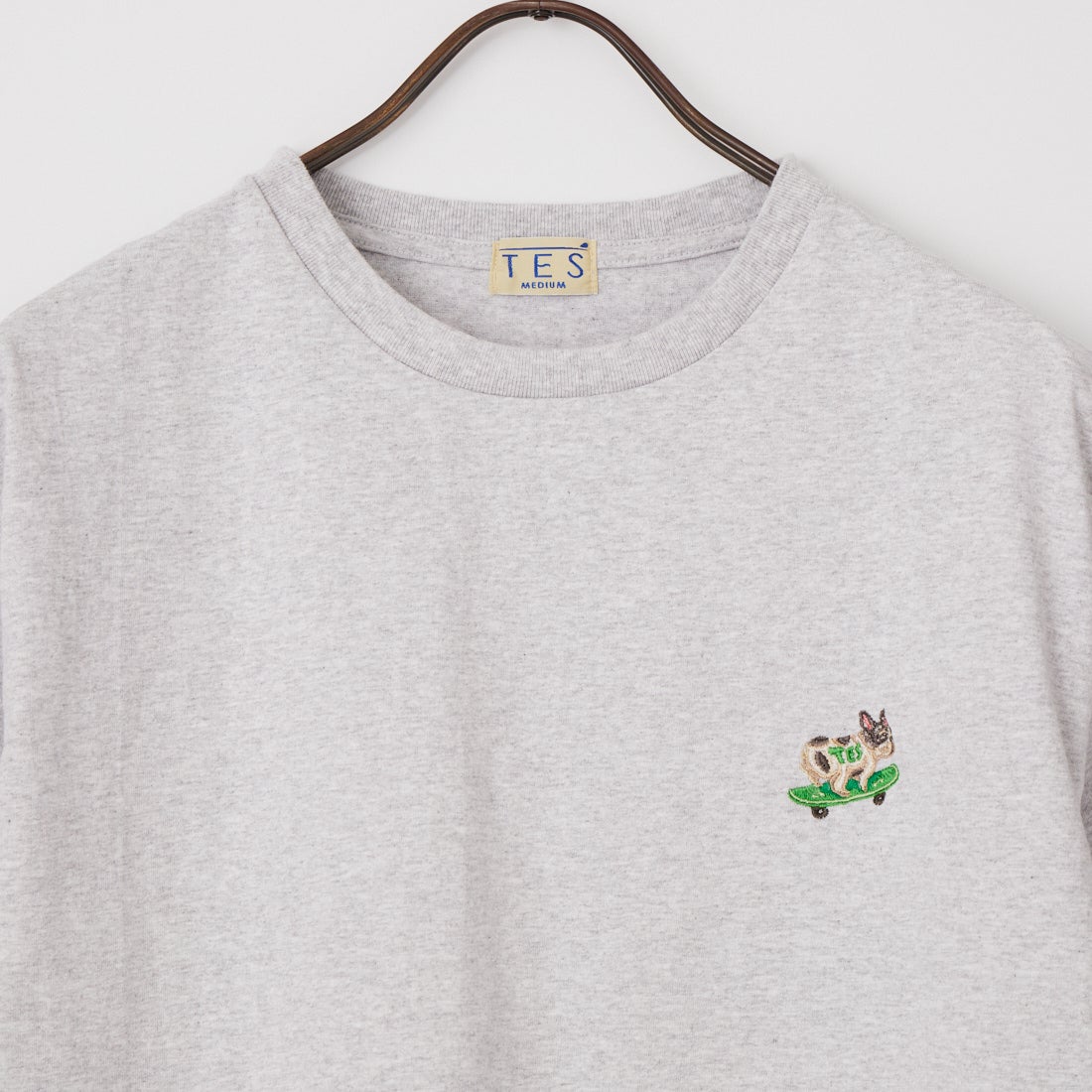 The Endless Summer [エンドレスサマー] 別注 ワンポイントBUHI刺繍ロゴ ショートスリーブTシャツ [FH-26574507-JF] MIX GRAY