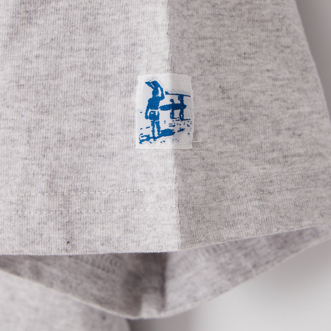 The Endless Summer [エンドレスサマー] 別注 ワンポイントBUHI刺繍ロゴ ショートスリーブTシャツ [FH-26574507-JF] MIX GRAY