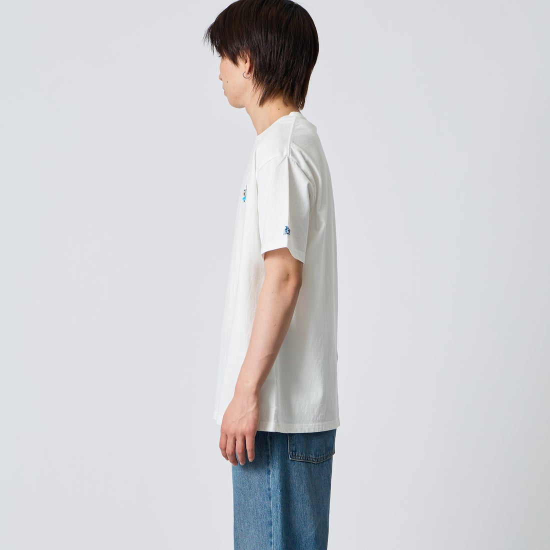 The Endless Summer [エンドレスサマー] 別注 ワンポイントBUHI刺繍ロゴ ショートスリーブTシャツ [FH-26574507-JF] WHITE &&モデル身長：177cm 着用サイズ：L&&