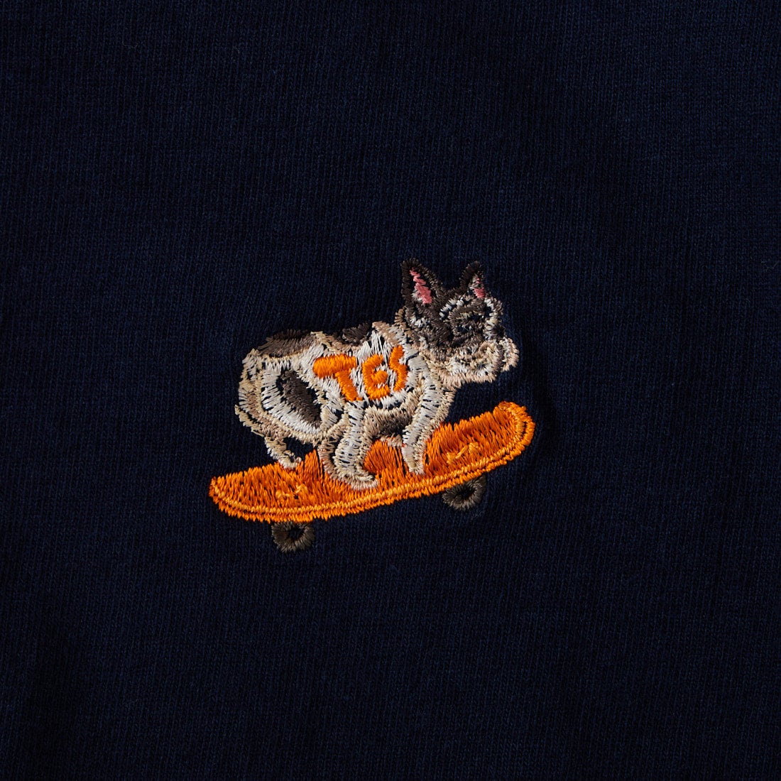 The Endless Summer [エンドレスサマー] 別注 ワンポイントBUHI刺繍ロゴ ショートスリーブTシャツ [FH-26574507-JF] NAVY
