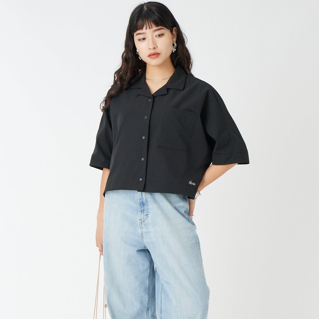 NANGA [ナンガ] ドットエア(R) コンフィー ショートスリーブシャツ [N2611-1J022B] P.BLK &&モデル身長：162cm 着用サイズ：WM&&