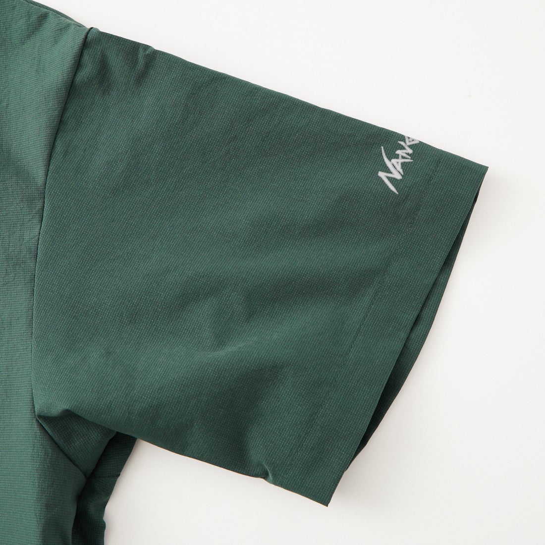 NANGA [ナンガ] ドットエア(R) コンフィー ショートスリーブTシャツ [N2611-1M021B] GRN