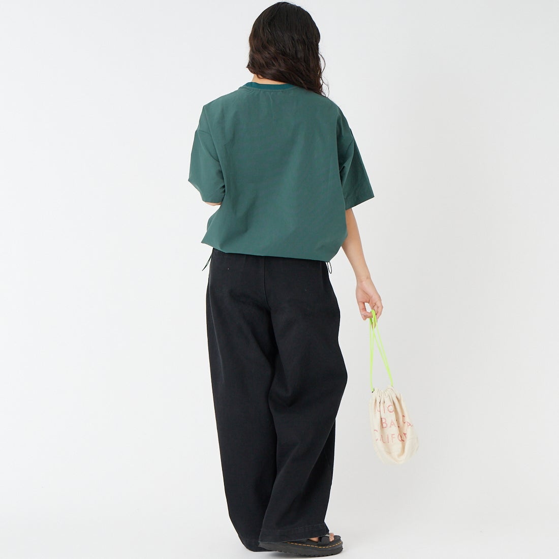 NANGA [ナンガ] ドットエア(R) コンフィー ショートスリーブTシャツ [N2611-1M021B] GRN &&モデル身長：162cm 着用サイズ：WM&&
