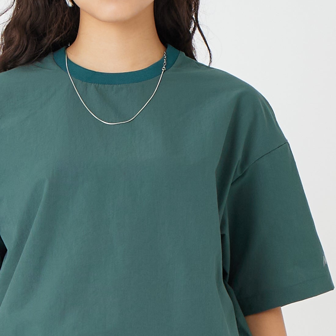 NANGA [ナンガ] ドットエア(R) コンフィー ショートスリーブTシャツ [N2611-1M021B] GRN &&モデル身長：162cm 着用サイズ：WM&&