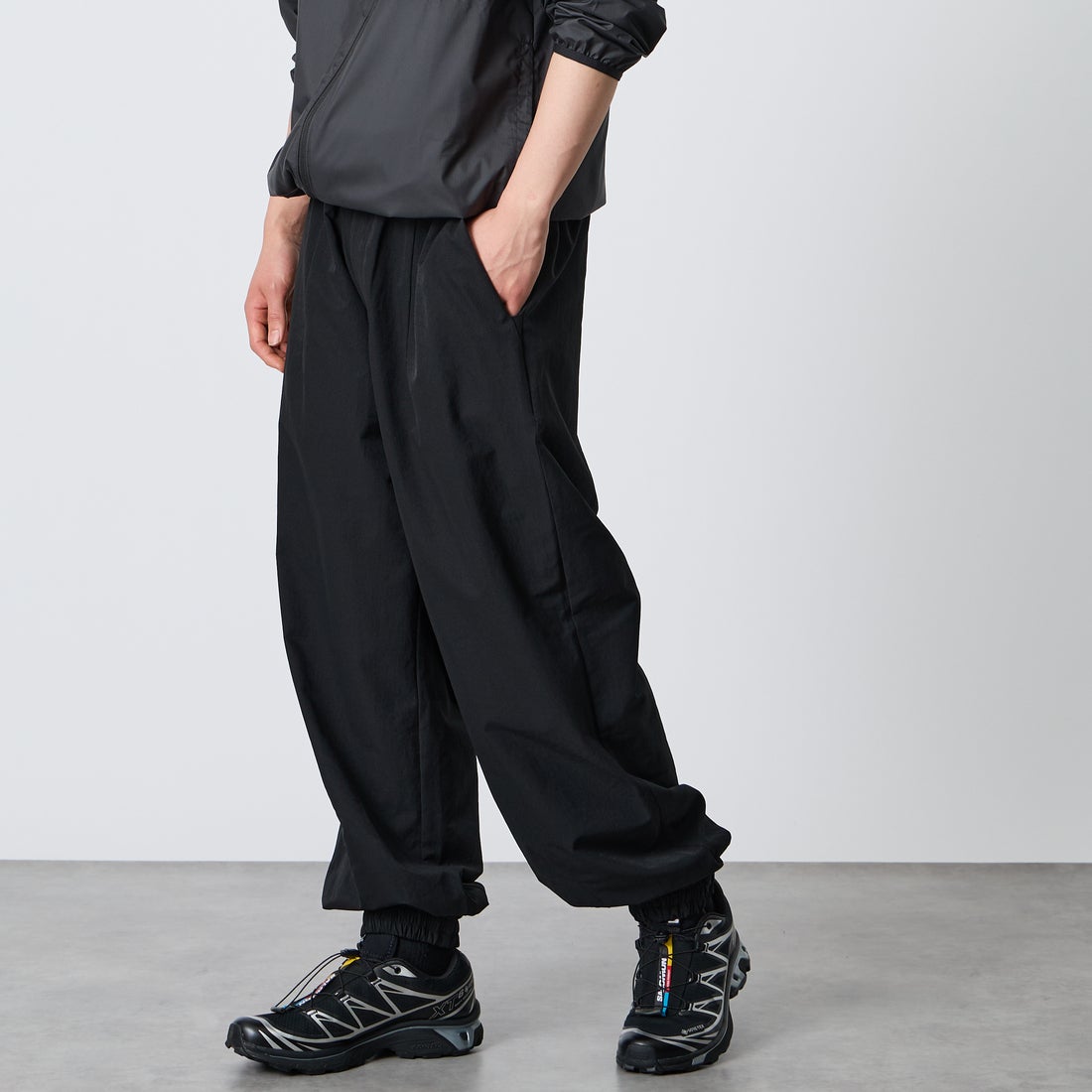 NANGA [ナンガ] ドットエア(R) コンフィー ジョガーパンツ [N2610-1D093A] P-BLK &&モデル身長：177cm 着用サイズ：L&&