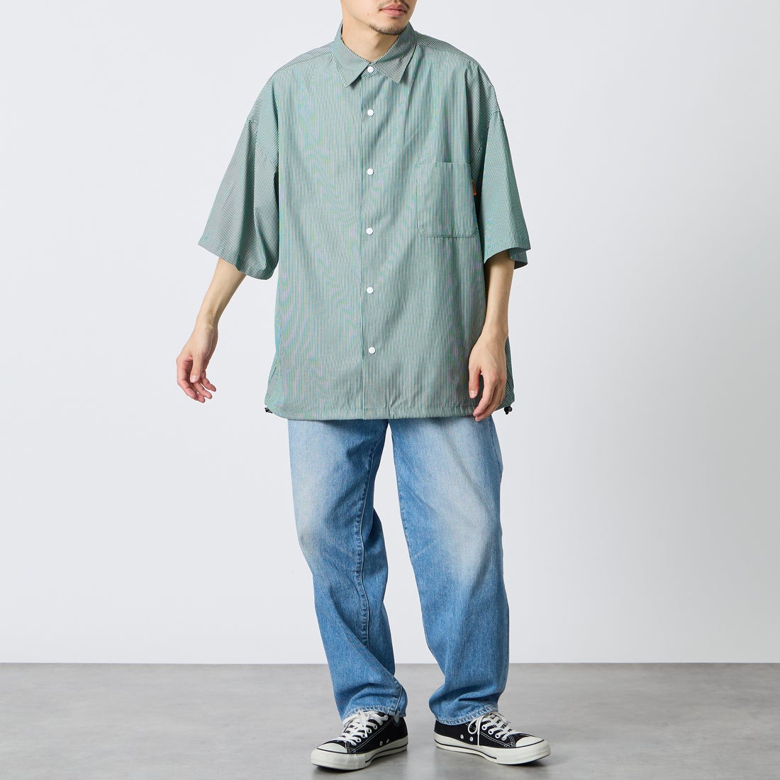 UNIVERSAL OVERALL [ユニバーサルオーバーオール] ドローコード付パジャマシャツ [U2611121IN-JF] GREEN ST &&モデル身長：168cm 着用サイズ：L&&