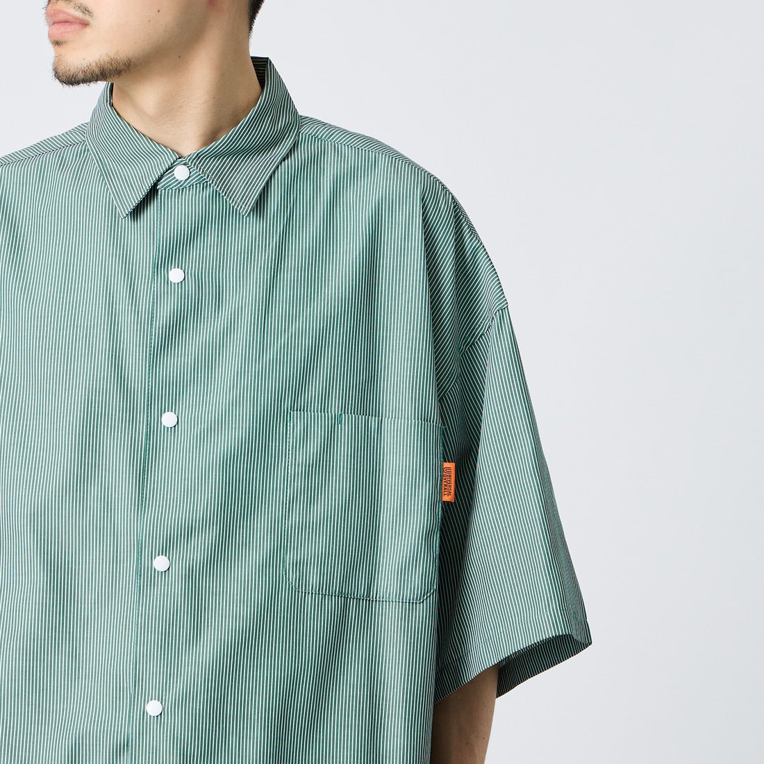 UNIVERSAL OVERALL [ユニバーサルオーバーオール] ドローコード付パジャマシャツ [U2611121IN-JF] GREEN ST &&モデル身長：168cm 着用サイズ：L&&