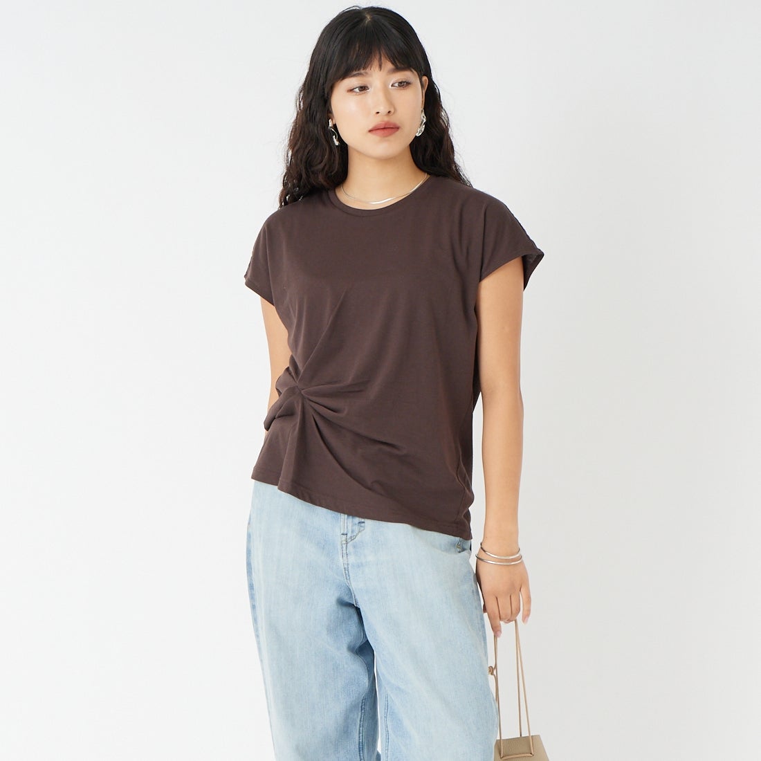 marmors [マmarmors [マルモア] ウエストタックTシャツ [0226109022] BROWN &&モデル身長：162cm 着用サイズ：36&&ルモア] ウエストタックTシャツ [0226109022] BROWN