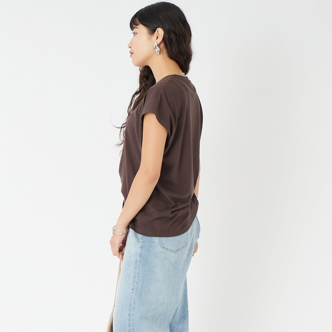 marmors [マルモア] ウエストタックTシャツ [0226109022] BROWN &&モデル身長：162cm 着用サイズ：36&&